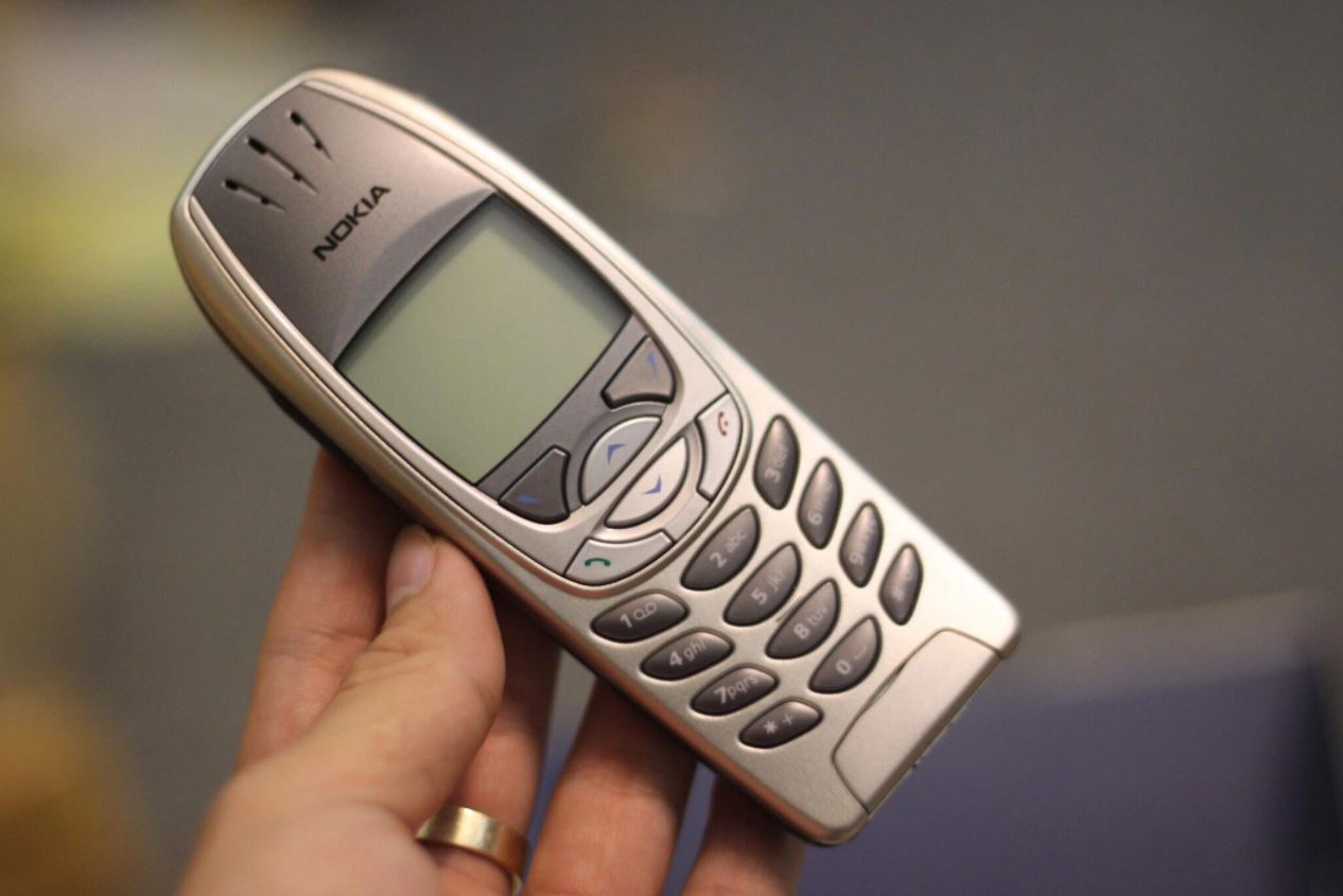 Nokia 6310 hồi sinh với thiết kế mới, giá 1.1 triệu đồng - Ảnh 2.