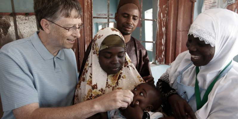Bill Gates trong những lần thiện nguyện