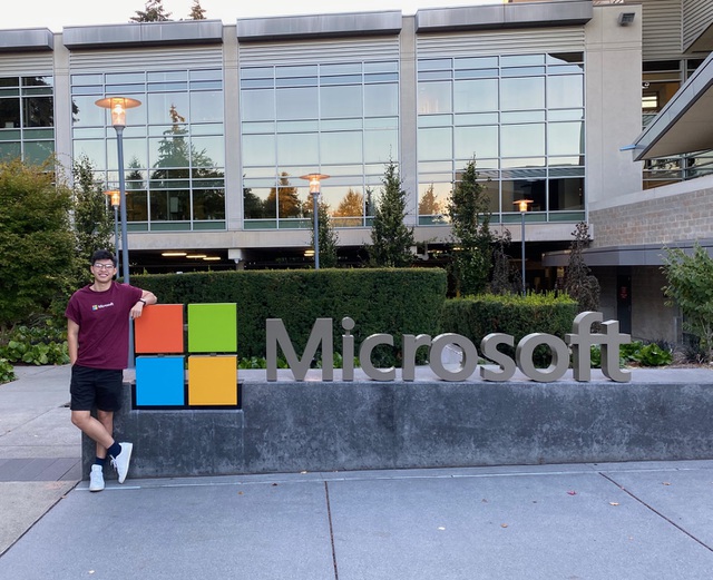 Đức Hùng tại trụ sở tập đoàn Microsoft.