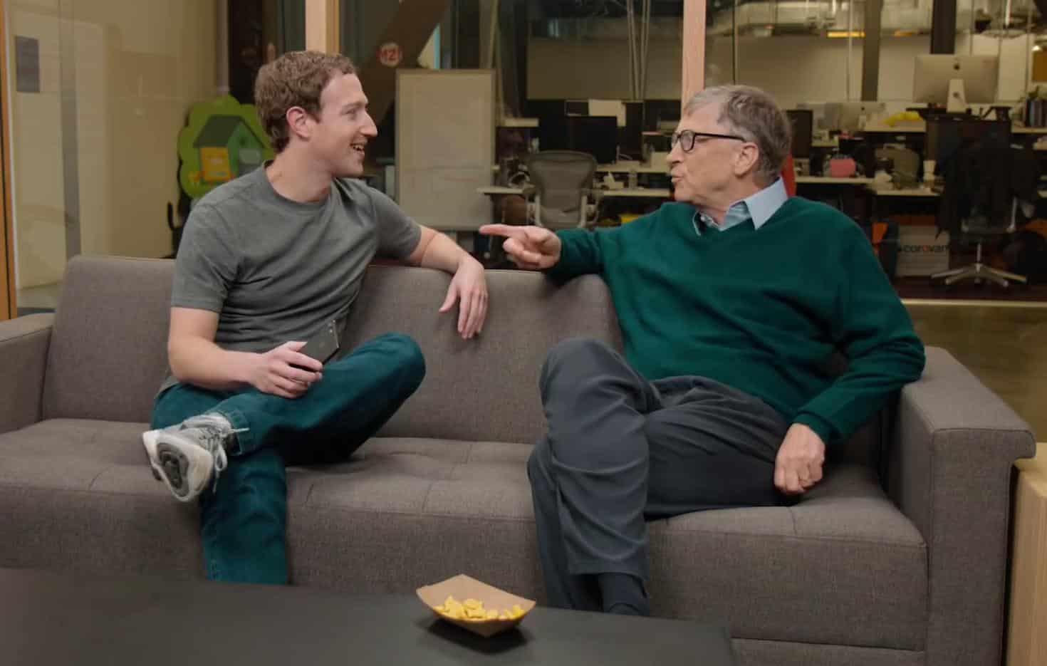 Nhiều người đã từng ví rằng Mark Zuckerberg là một bản sao hoàn hảo của Bill Gates, khi nhà sáng lập Facebook có những điểm tương đồng với vị tỷ phú sáng lập hãng phần mềm Microsoft. Cả hai đều là những thiên tài công nghệ và được xem là những người đã làm thay đổi cuộc sống của thế giới nhờ vào tài năng của mình.