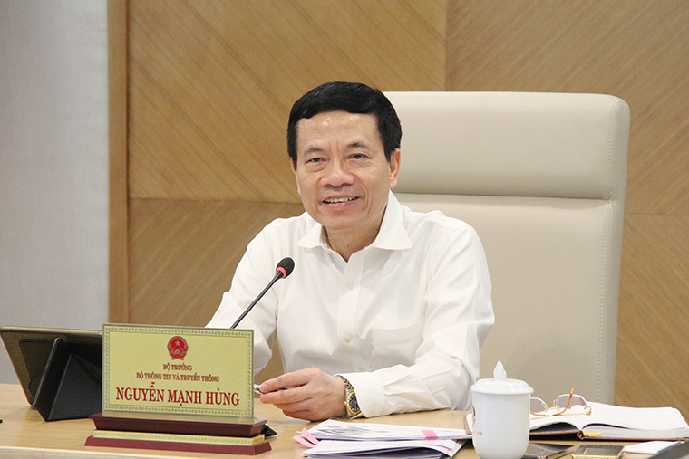 Ông Nguyễn Mạnh Hùng, Bộ trưởng Bộ Thông tin và Truyền thông có bài viết chia sẻ suy nghĩ về sứ mệnh của doanh nhân và doanh nghiệp công nghệ số Việt Nam.
